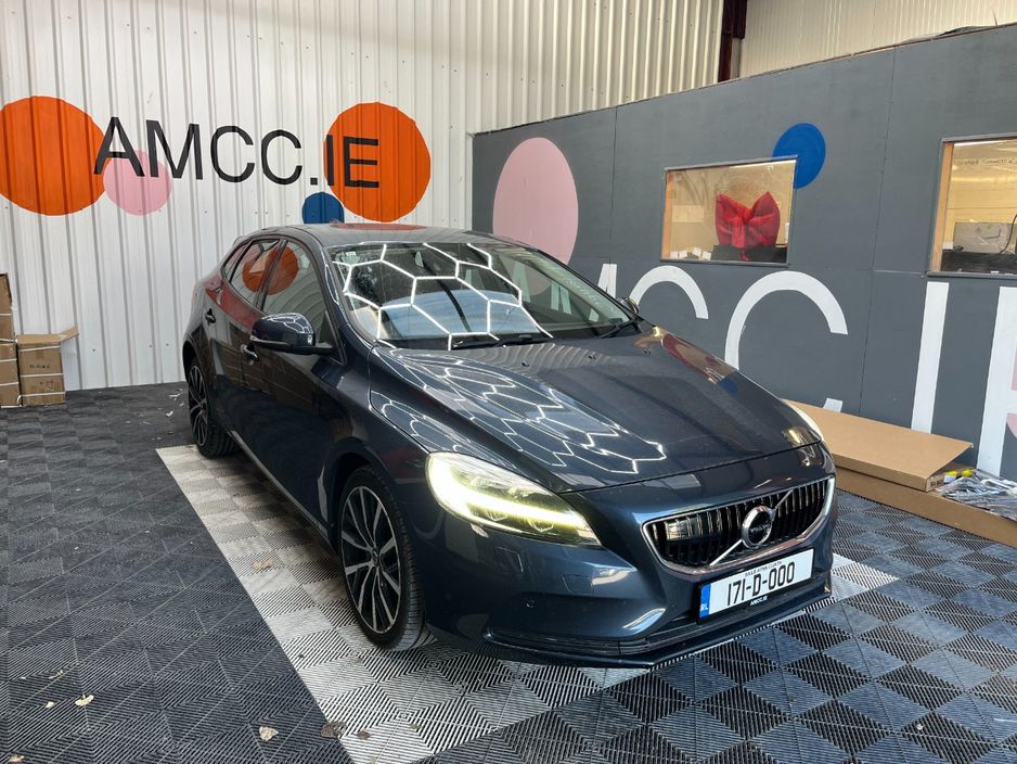 2017 Volvo V40