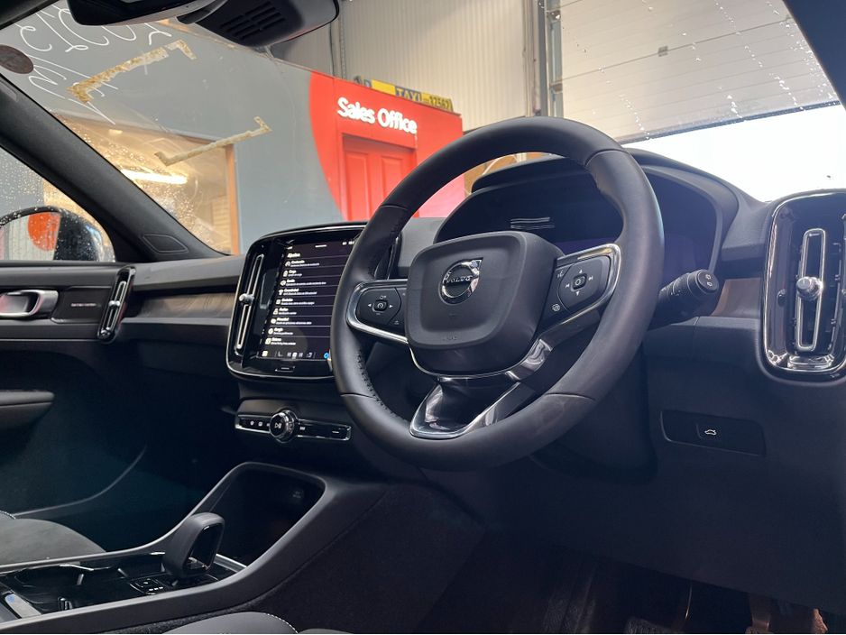 2023 Volvo XC40