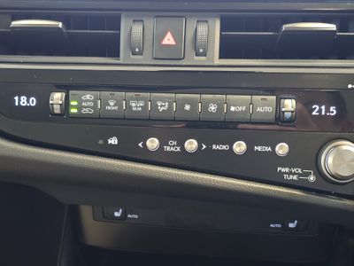 2025 Lexus ES 300h