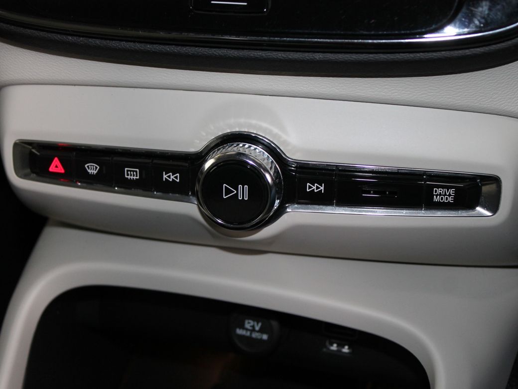 2020 Volvo XC40