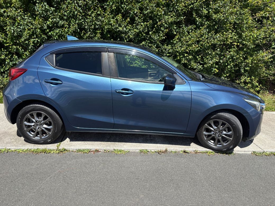 2017 Mazda Demio