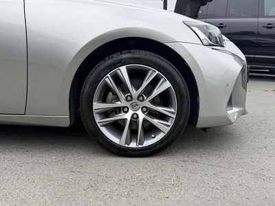 2018 Lexus IS 300h