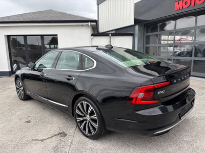 2022 Volvo S90