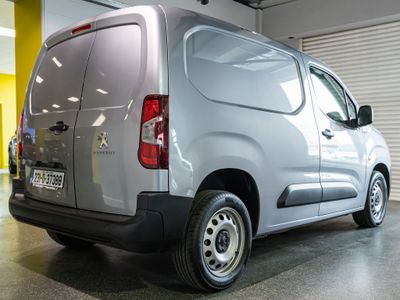 2023 Peugeot Partner