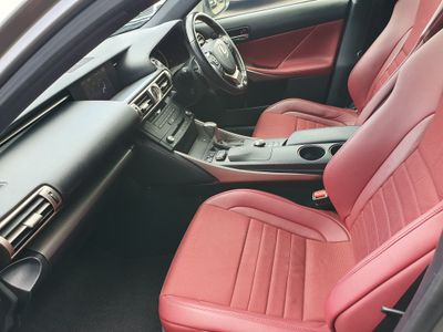 2016 Lexus IS 300h