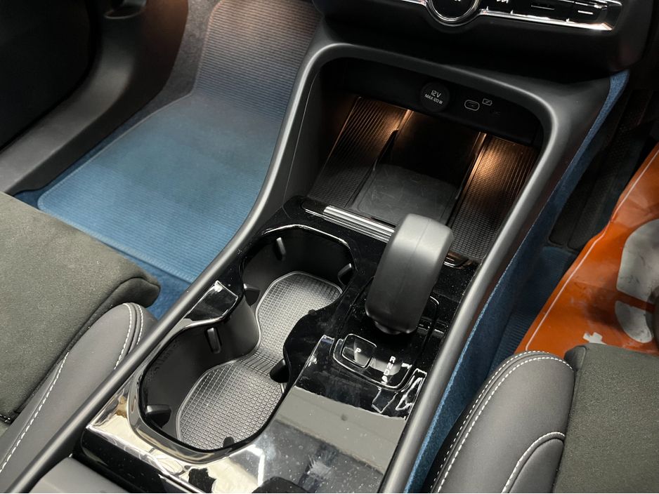 2023 Volvo XC40