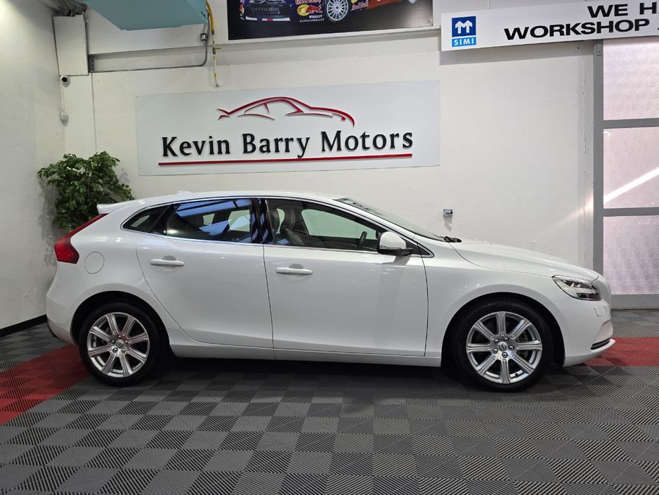 2018 Volvo V40