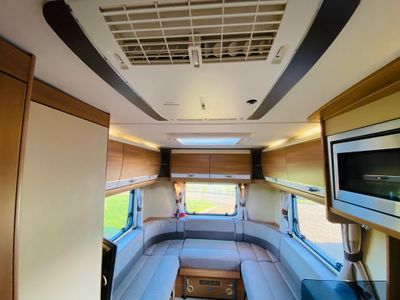 2014 SWIFT  SUNDANCE 584PR 4 BELT 4 BERTH R.H.D 