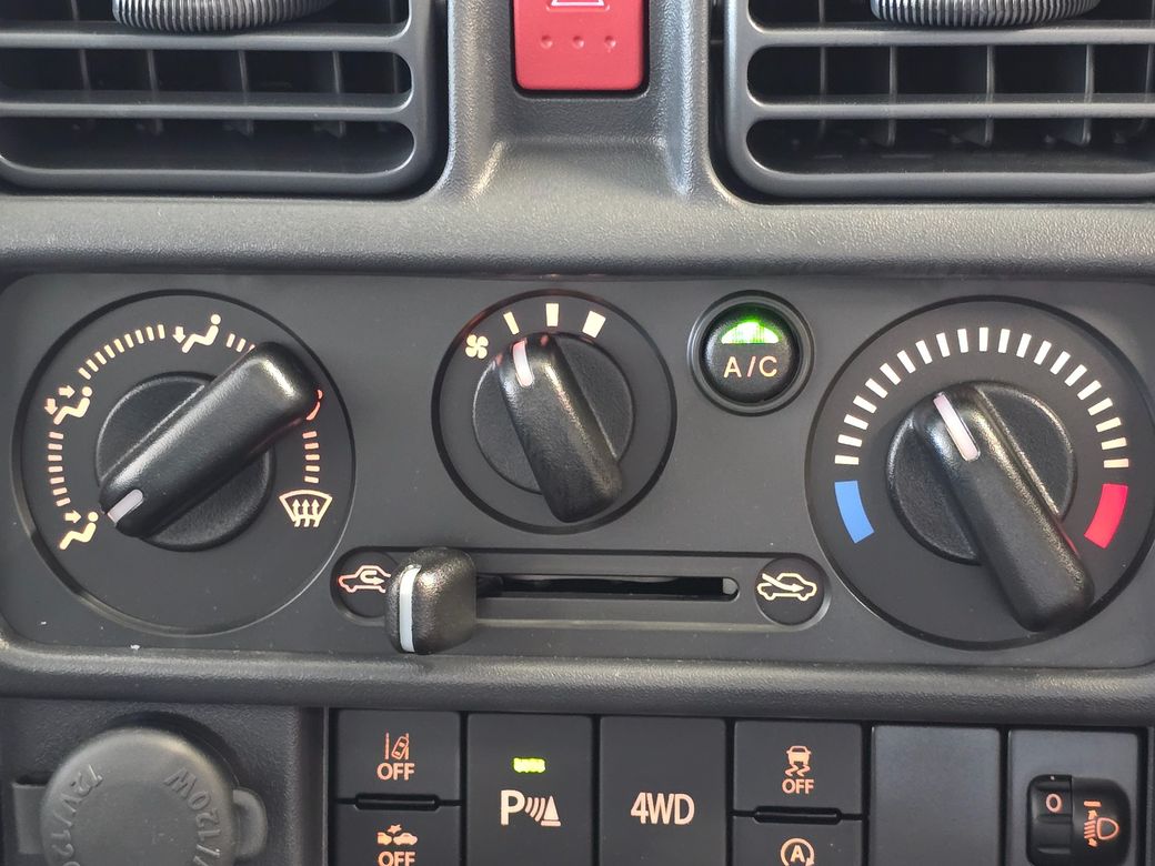 2025 Suzuki Carry