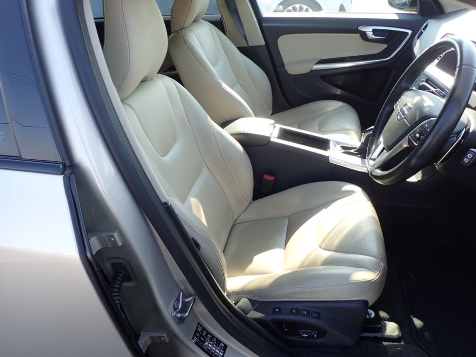 2017 Volvo V60 Cross Country