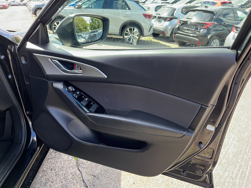 2018 Mazda Axela