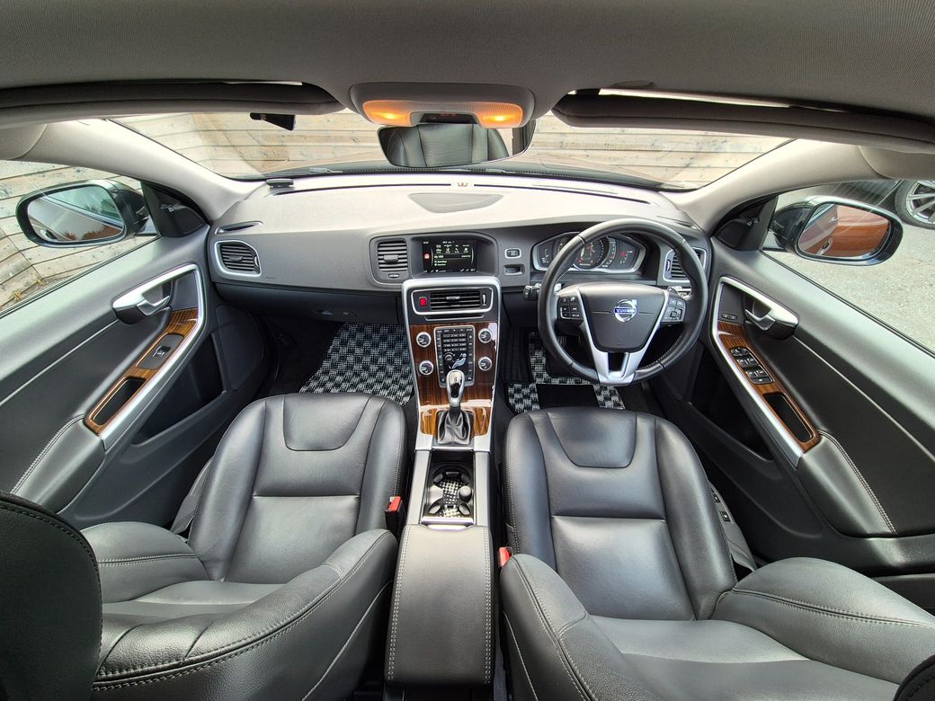 2017 Volvo V60 Cross Country