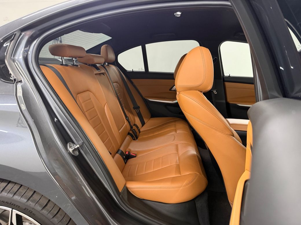 2020 BMW 330