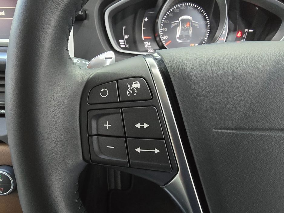 2018 Volvo V40