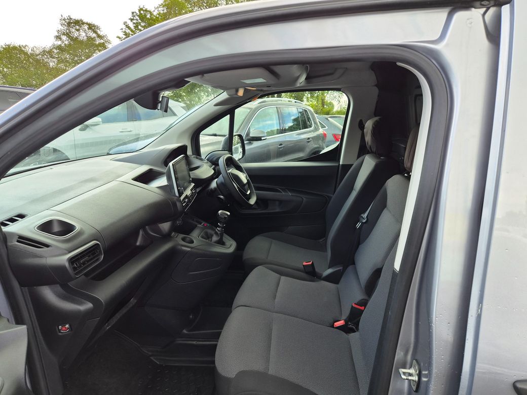 2023 Peugeot Partner