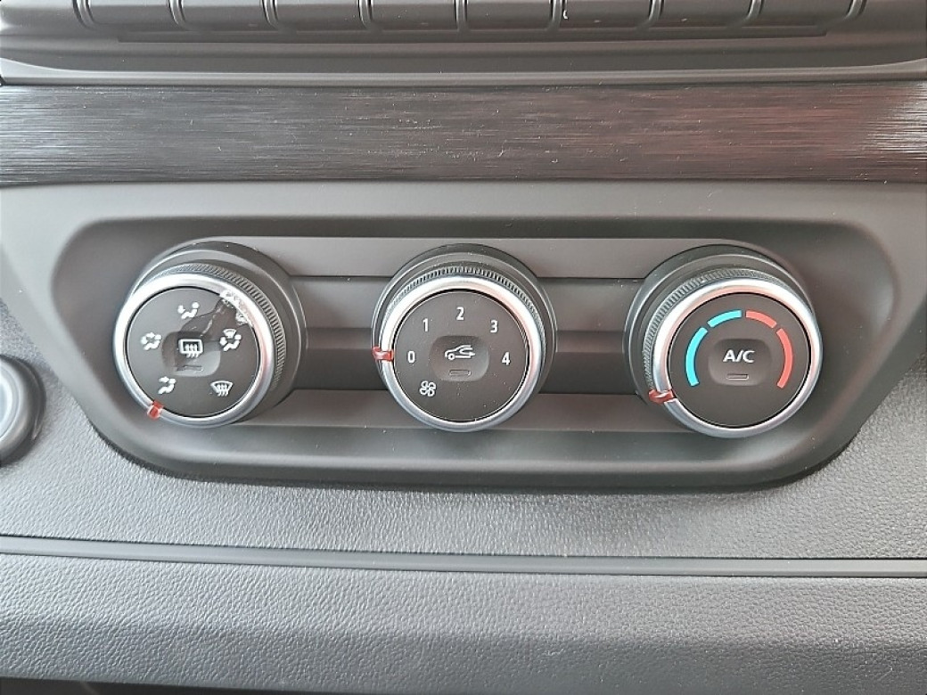 2025 Renault Trafic