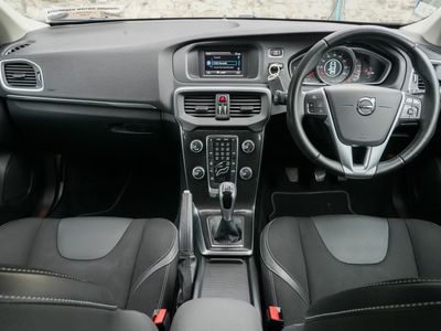 2017 Volvo V40
