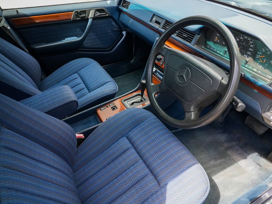 1991 Mercedes-Benz E 300