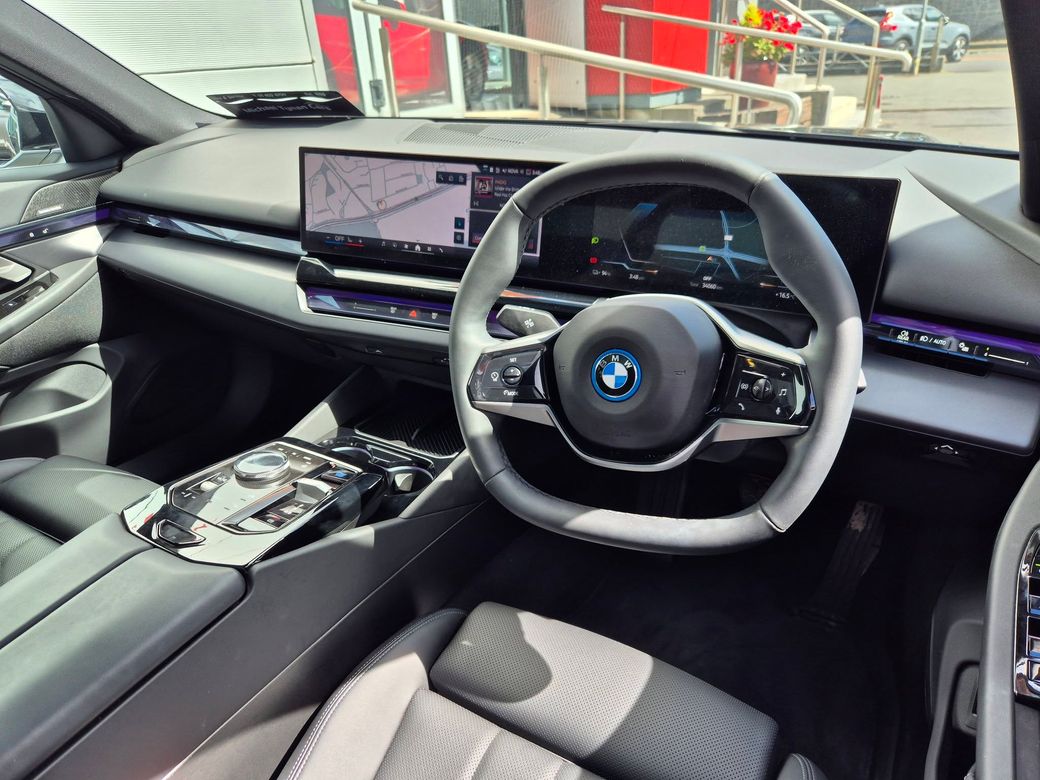 2025 BMW i5