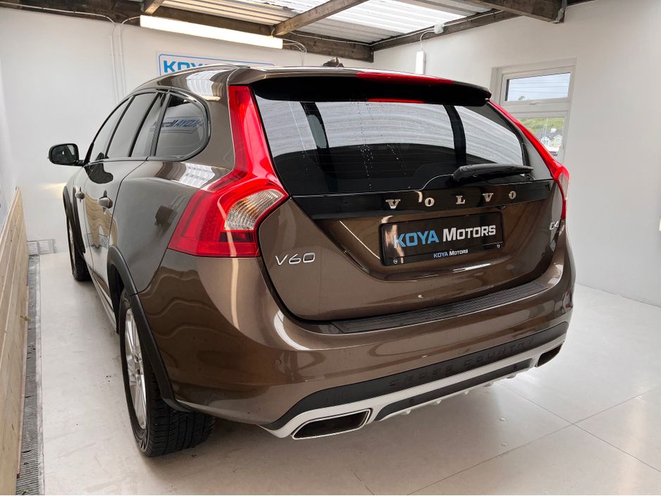 2016 Volvo V60 Cross Country