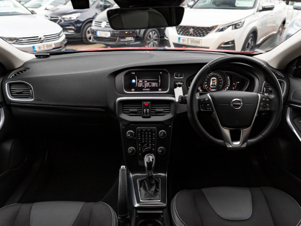 2018 Volvo V40