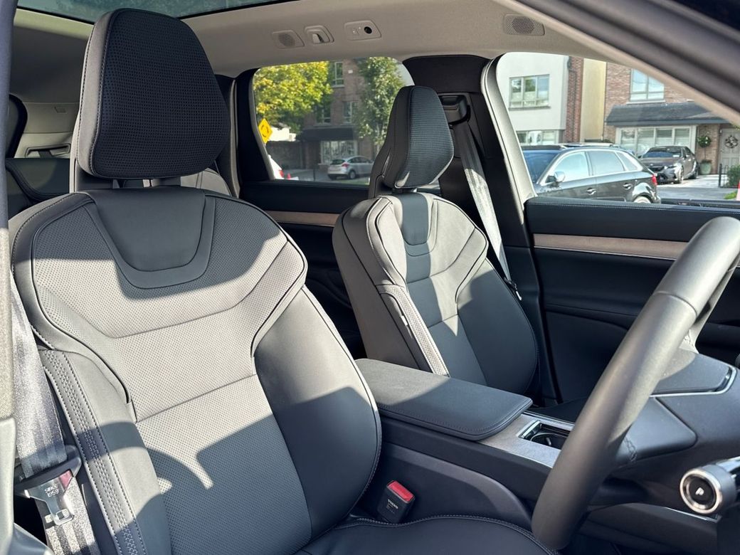 2026 Volvo EX90
