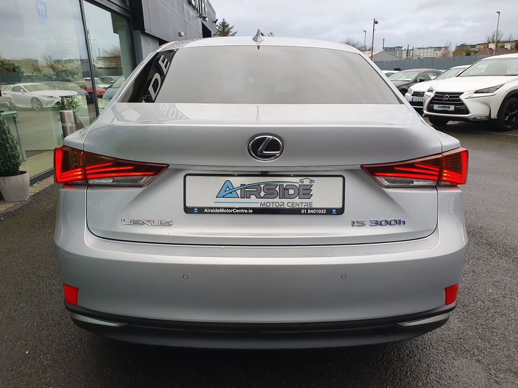 2018 Lexus IS 300h