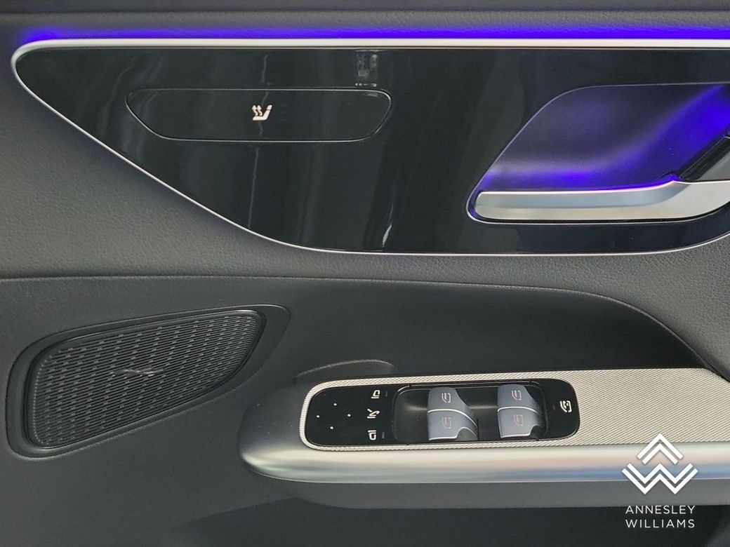 2025 Mercedes-Benz GLC Class