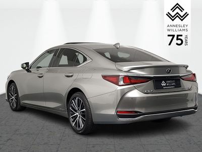 2022 Lexus ES 300h