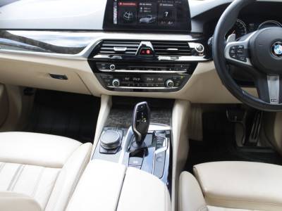 2017 BMW 523