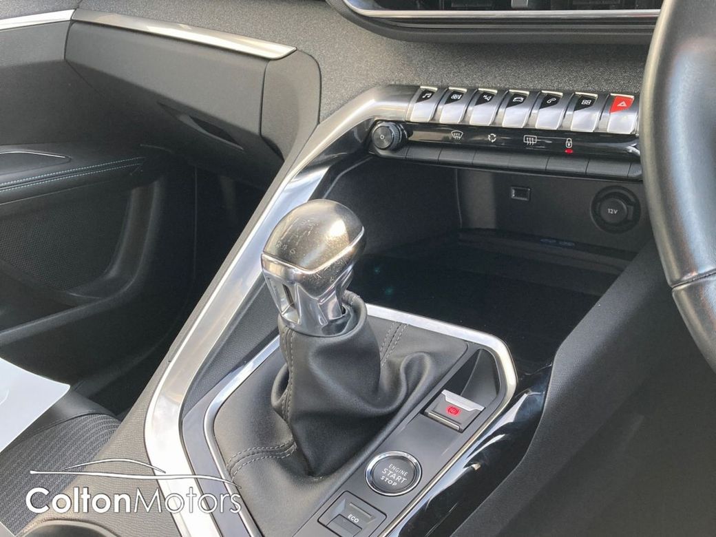 2021 Peugeot 5008