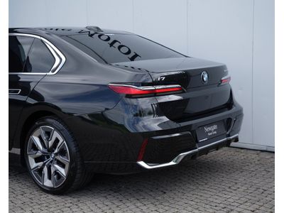 2024 BMW i7
