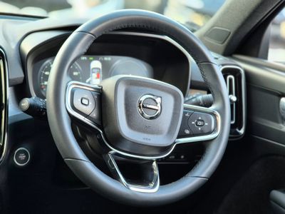 2023 Volvo XC40
