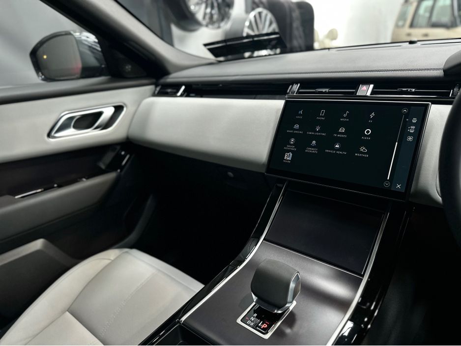 2025 Land Rover Range Rover Velar