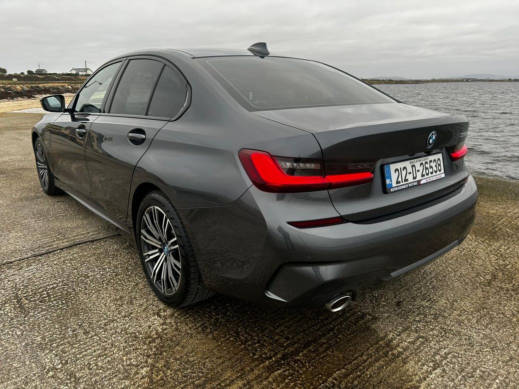 2021 BMW 330