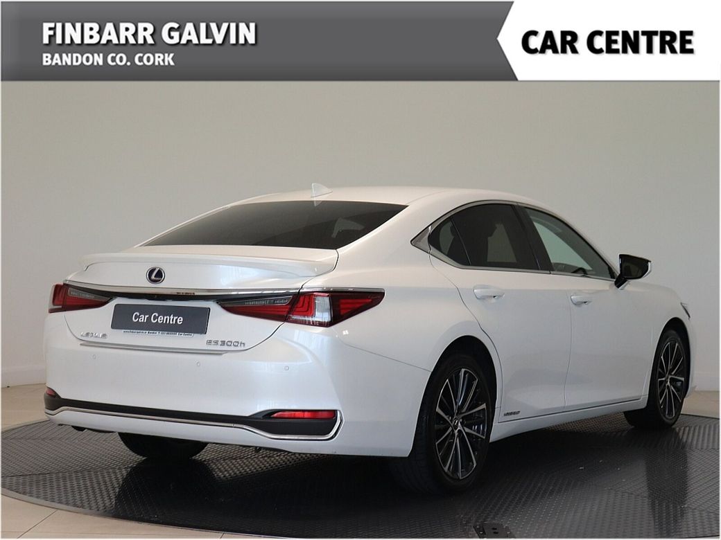 2022 Lexus ES 300h