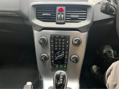 2017 Volvo V40