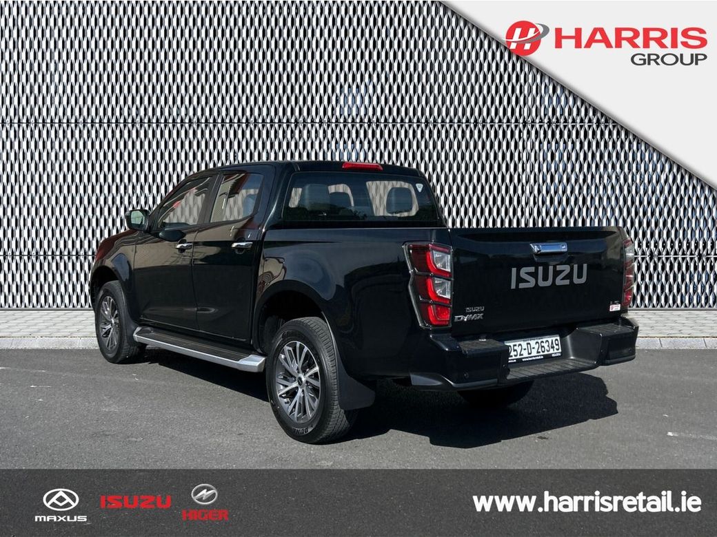 2025 Black Isuzu D-MAX