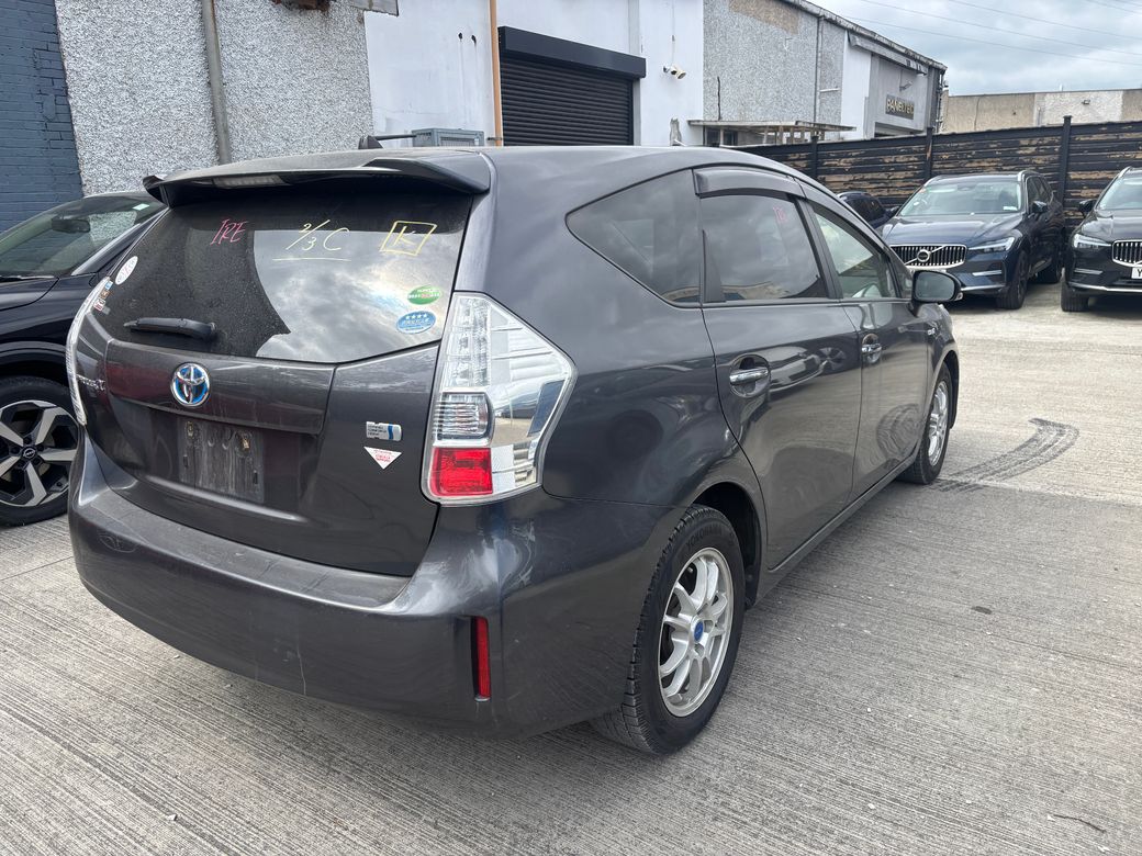 2013 Toyota Prius Alpha