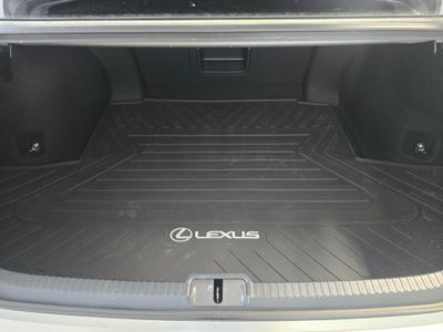 2023 Lexus ES 300h