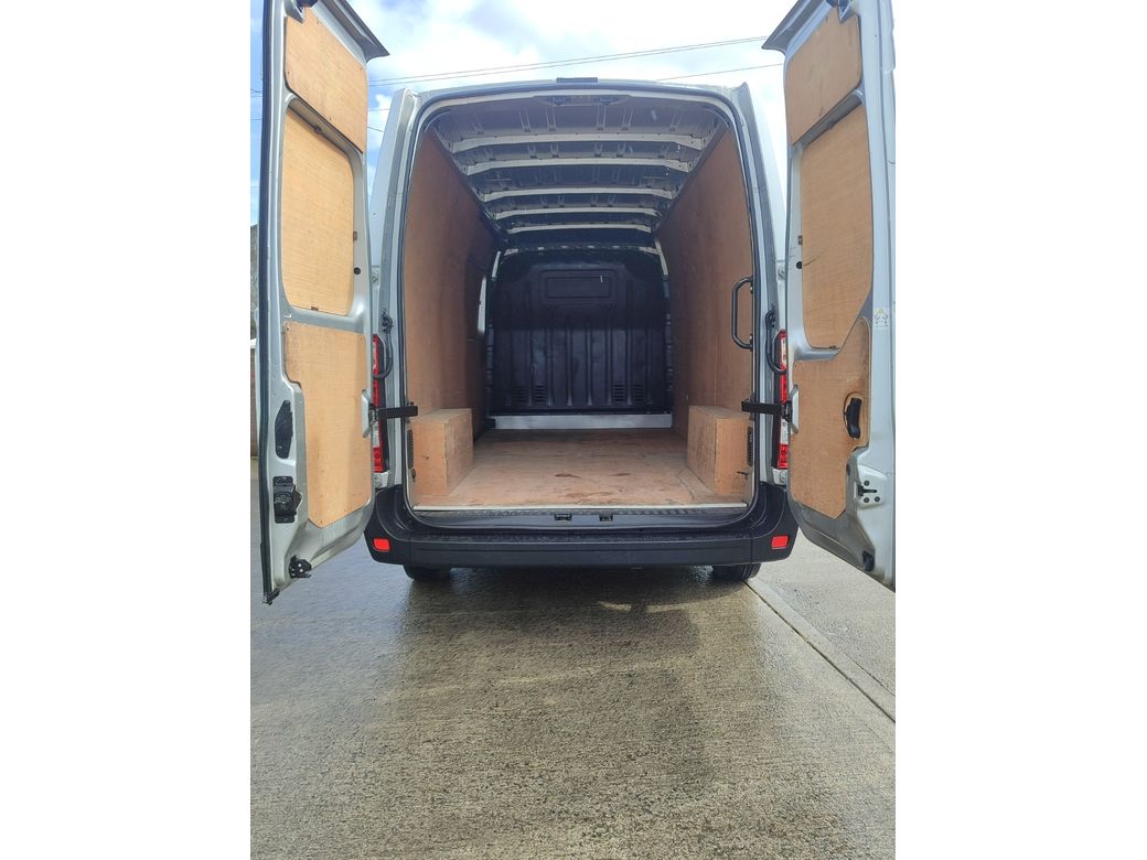 2022 Renault Master