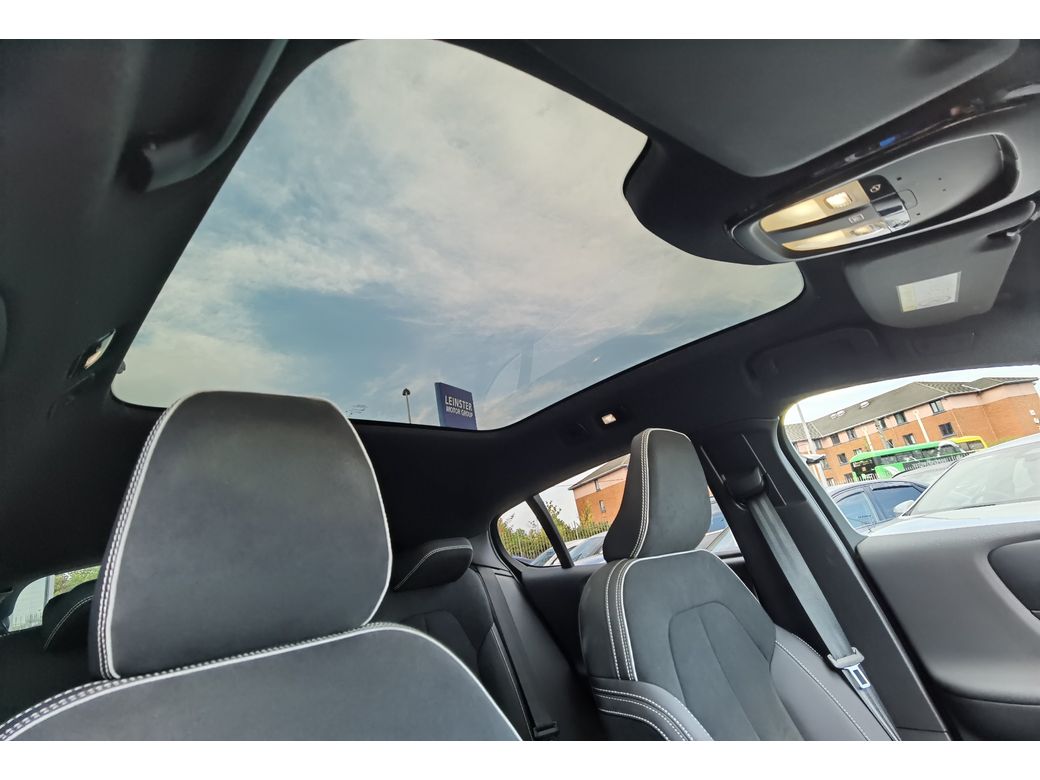 2022 Volvo C40