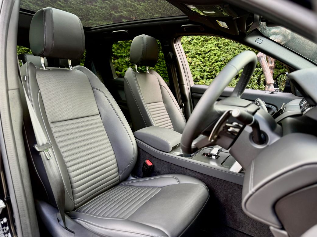 2025 Land Rover Discovery Sport