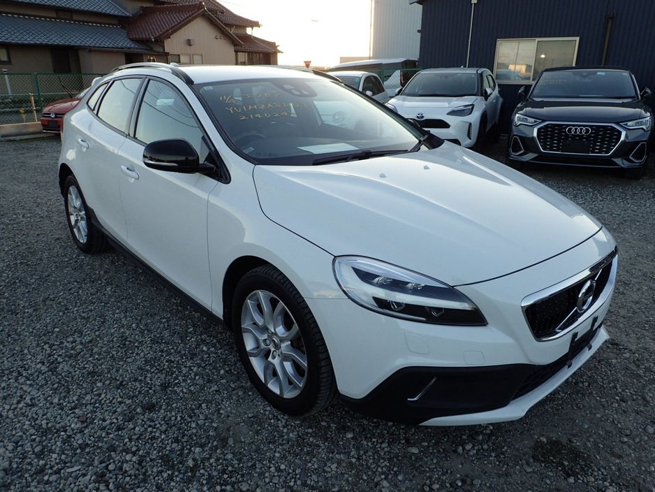 2017 Volvo V40