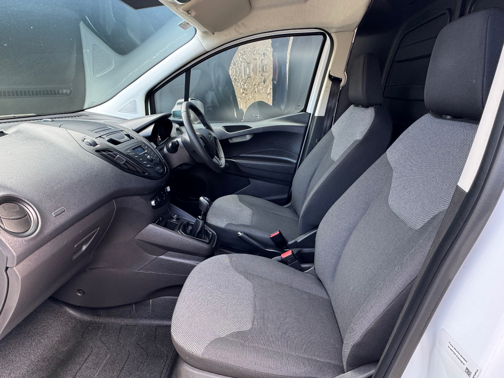 2023 Ford Transit Courier
