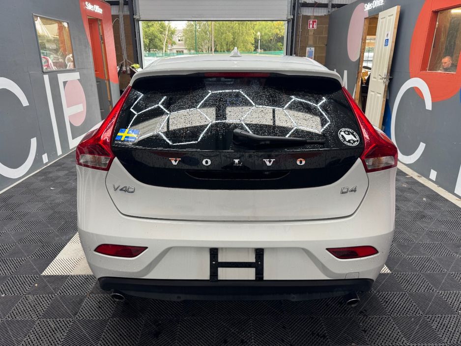 2017 Volvo V40