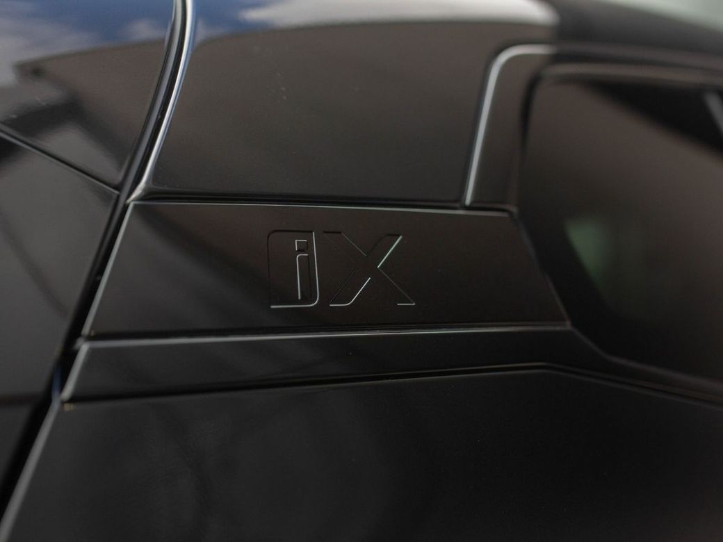 2025 BMW iX