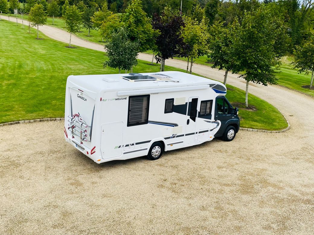 2015 CHAUSSON 718 EB WELCOME R.H.D ISLAND BED 