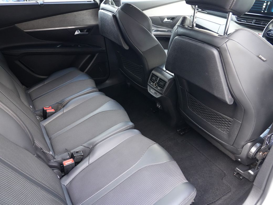 2022 Peugeot 5008