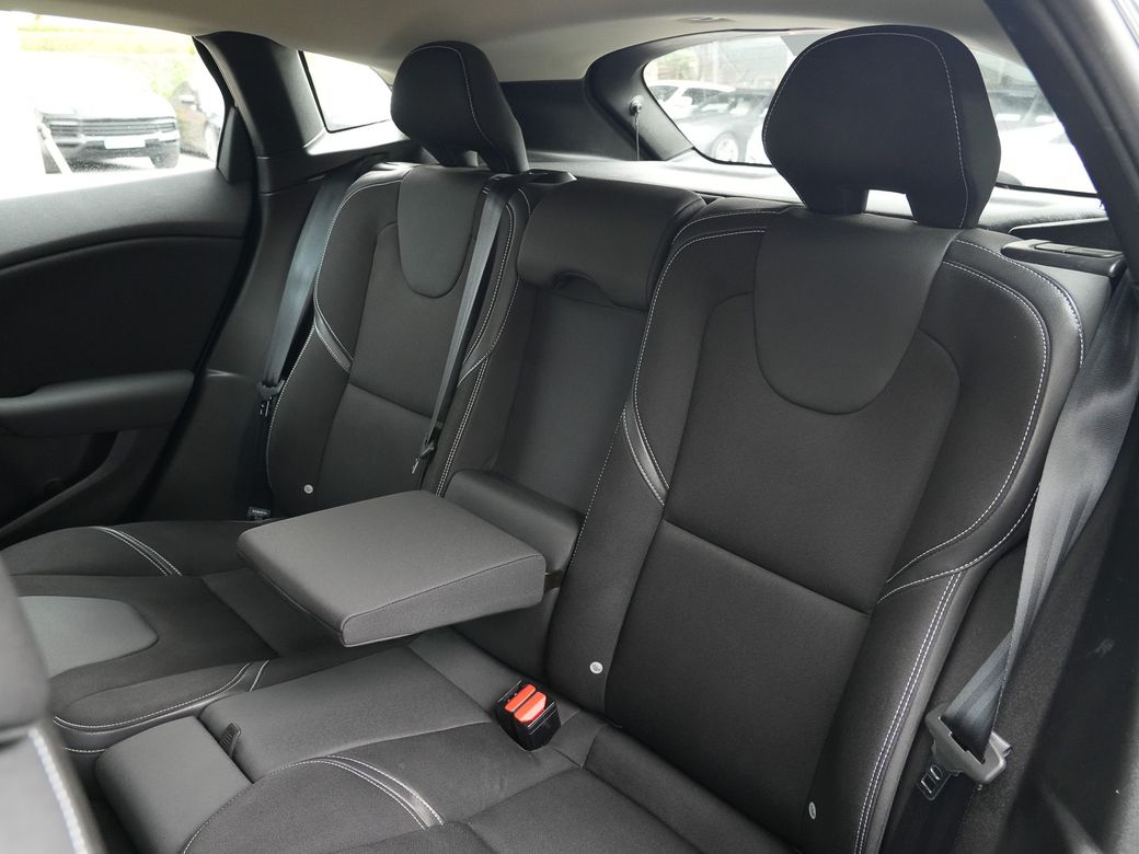 2017 Volvo V40